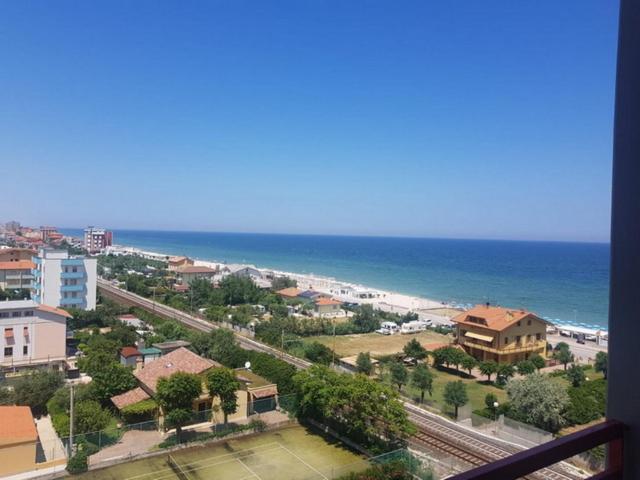 Condominio Cesano Mare Маротта Экстерьер фото